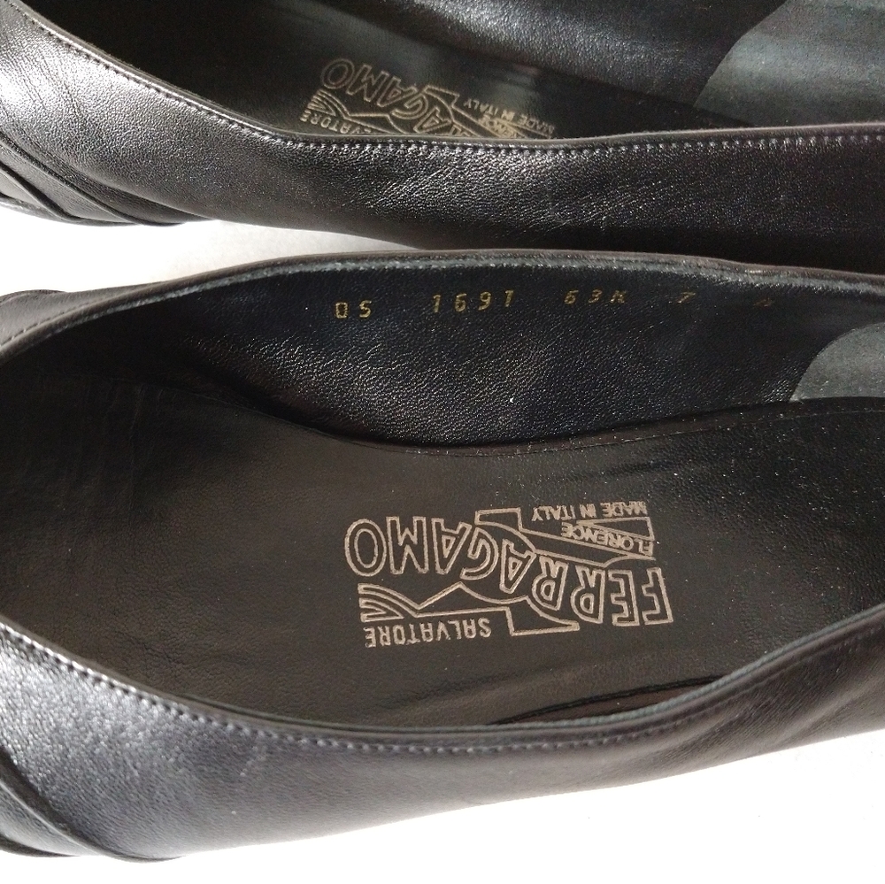 Salvatore ferragamo women shoes size 7